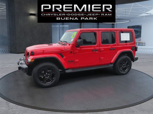 Used 2021 Jeep Wrangler Unlimited Sahara image 3