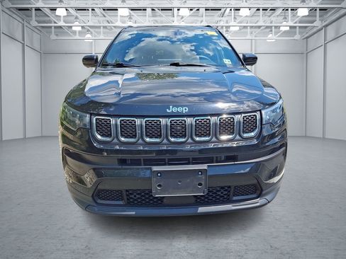 Used 2023 Jeep Compass Latitude AWD/4WD image 2