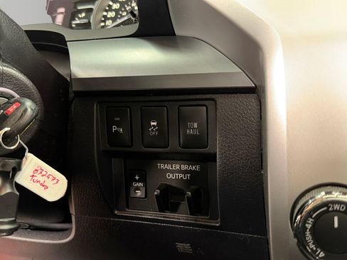 Used 2019 Toyota Tundra Platinum AWD/4WD image 19