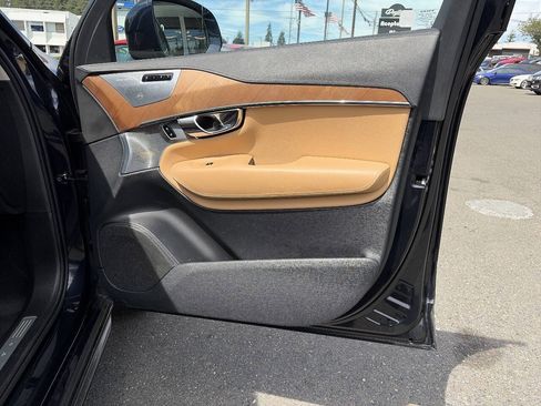Used 2016 Volvo XC90 T8 Inscription AWD/4WD image 25