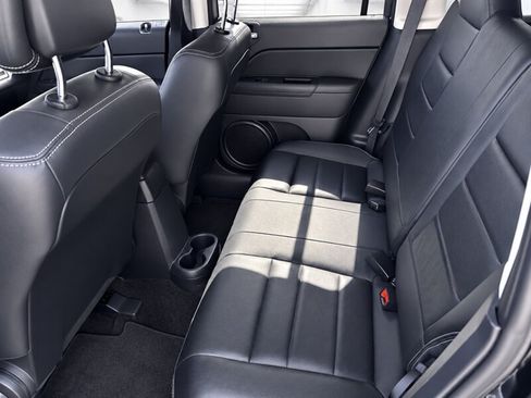 Used 2015 Jeep Patriot High Altitude AWD/4WD image 11