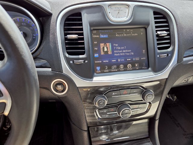 Used 2015 Chrysler 300 Limited RWD image 20