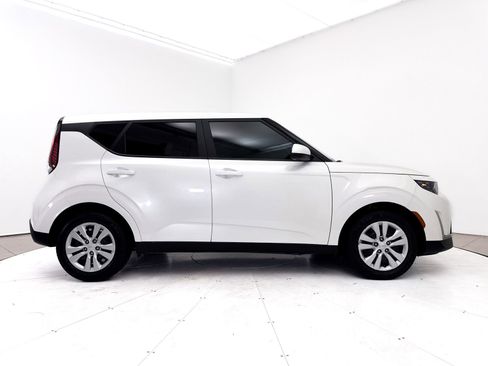 Used 2023 Kia Soul LX FWD image 37