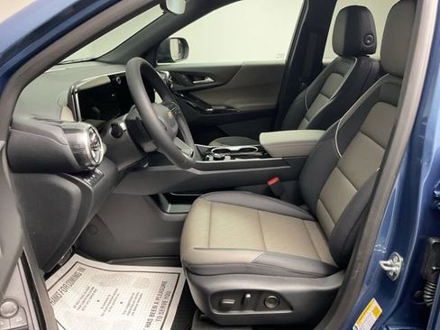 New 2026 Chevrolet Equinox LT w/ Convenience Package II FWD image 12