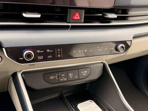 New 2026 Kia Carnival EX image 21