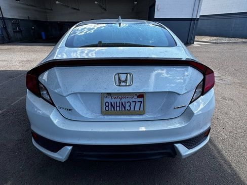 Used 2019 Honda Civic Touring image 22