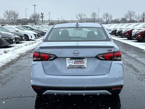 New 2025 Nissan Versa SR w/ Trunk Package image 5