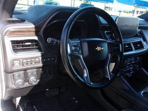 Used 2024 Chevrolet Suburban Premier image 28
