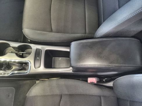 Used 2016 Chevrolet Cruze LT image 21