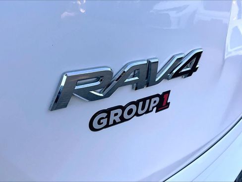 Used 2018 Toyota RAV4 SE w/ Power Extra Value Package FWD image 10