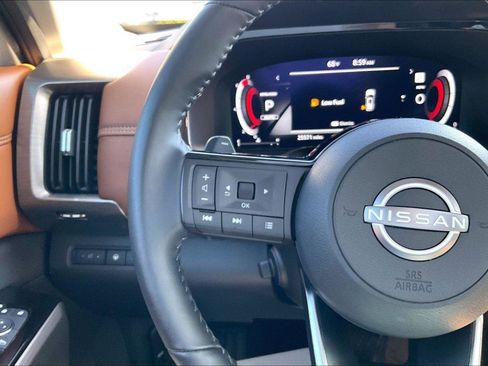 Certified 2024 Nissan Pathfinder Platinum AWD/4WD image 17
