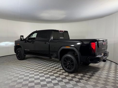 Used 2024 GMC Sierra 2500 AT4 w/ AT4 Premium Plus Package AWD/4WD image 10