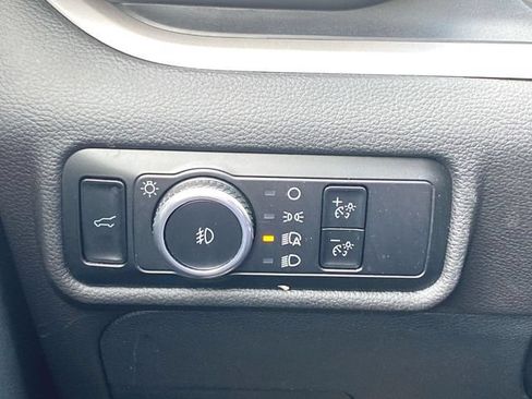 Used 2023 Ford Explorer XLT w/ Equipment Group 202A AWD/4WD image 17
