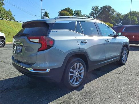 Used 2023 GMC Terrain SLT AWD/4WD image 3