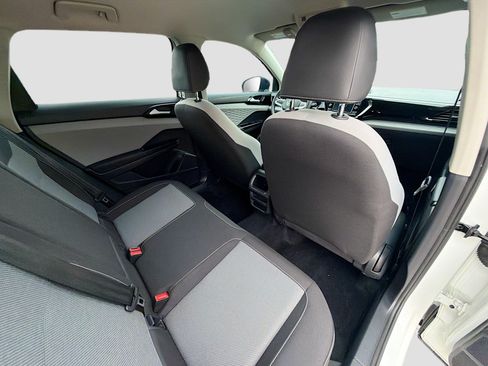 Certified 2022 Volkswagen Taos S FWD image 28