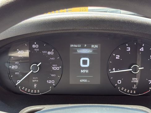 Used 2025 RAM ProMaster 2500 w/ Convenience Group FWD image 16
