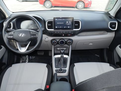 Used 2025 Hyundai Venue SEL FWD image 40