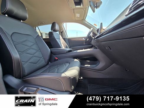Used 2024 Volkswagen Atlas SE AWD/4WD image 32
