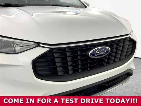 Used 2023 Ford Escape SE FWD image 31