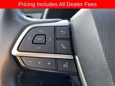 Used 2024 Toyota Highlander XLE AWD/4WD image 28