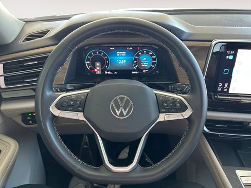 Used 2024 Volkswagen Atlas SE FWD image 8