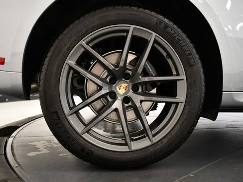 Certified 2026 Porsche Macan Turbo AWD/4WD image 18