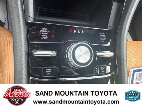 Used 2025 Jeep Grand Cherokee Summit w/ Adv Protech Group IV AWD/4WD image 22