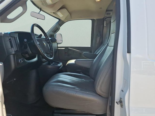 Used 2022 Chevrolet Express 2500 w/ Driver Convenience Package RWD image 12