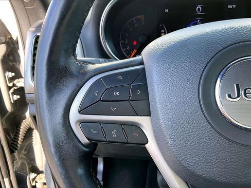 Certified 2022 Jeep Grand Cherokee Laredo X image 28