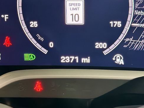 Certified 2025 Porsche Taycan 4 image 39