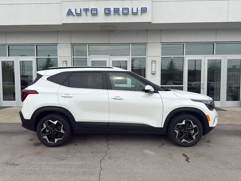 Used 2024 Kia Seltos EX AWD/4WD image 2