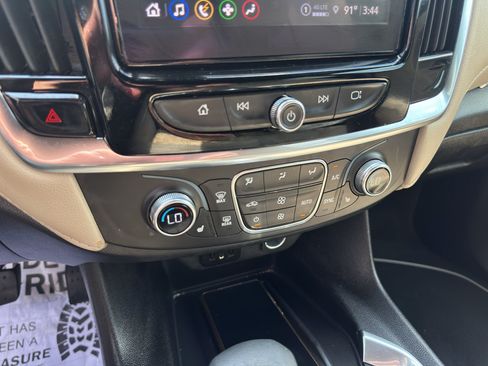 Used 2023 Chevrolet Traverse LT w/ LPO, Cargo Package AWD/4WD image 31