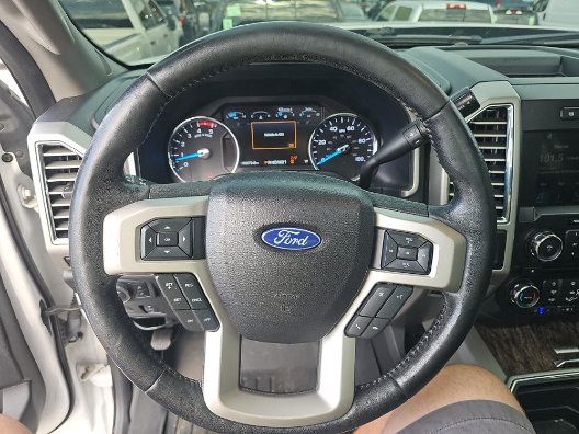 Used 2017 Ford F250 Lariat w/ Lariat Ultimate Package AWD/4WD image 6