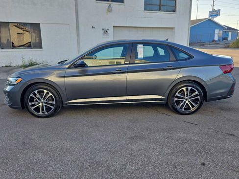 Used 2024 Volkswagen Jetta Sport image 11