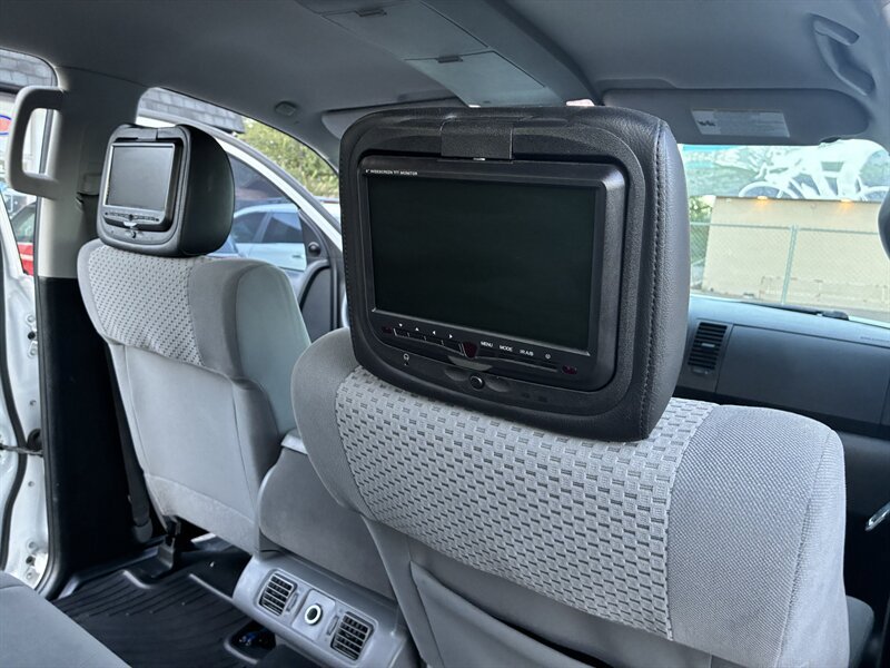 Used 2012 Toyota Tundra 4x4 CrewMax w/ Tow Pkg image 13