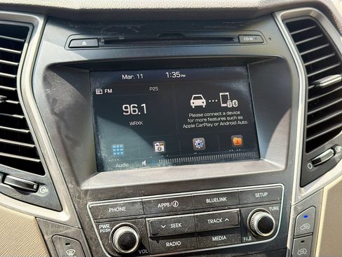 Used 2017 Hyundai Santa Fe SE image 29