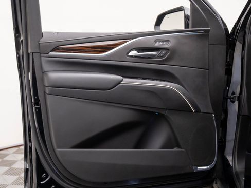 Certified 2023 Cadillac Escalade ESV Premium Luxury image 15