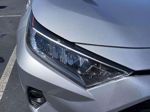 Used 2021 Toyota RAV4 XLE w/ Convenience Package image 11