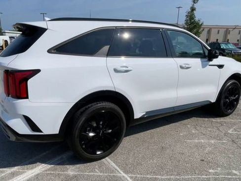 Used 2023 Kia Sorento SX AWD/4WD image 2