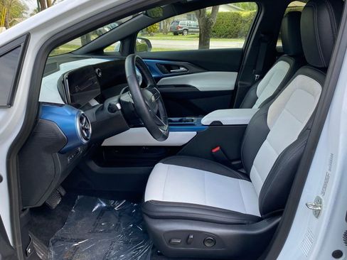 Used 2025 Chevrolet Equinox EV LT image 43