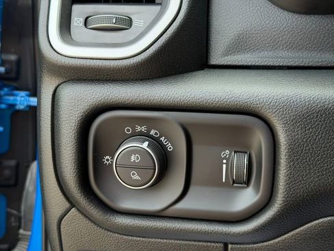 Used 2022 RAM 1500 Big Horn AWD/4WD image 37