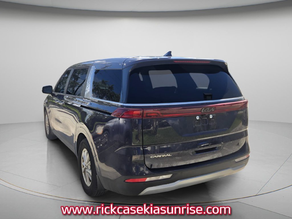 Used 2024 Kia Carnival LX FWD image 7