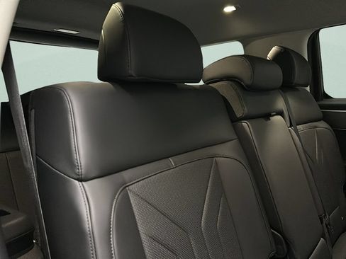 Certified 2025 Hyundai Santa Fe SEL AWD/4WD image 18
