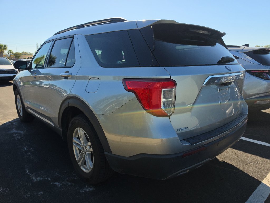 Used 2023 Ford Explorer XLT w/ Equipment Group 202A AWD/4WD image 14