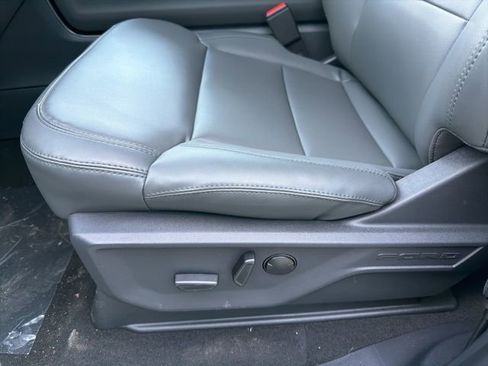 New 2026 Ford Expedition Active image 14