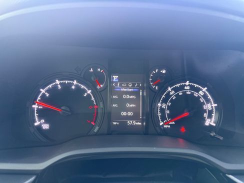 Used 2020 Toyota 4Runner SR5 Premium w/ Moonroof Package AWD/4WD image 17