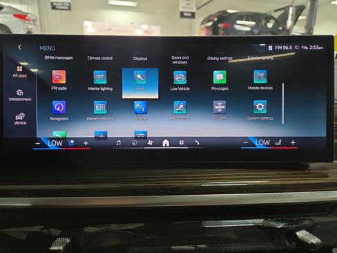 Used 2025 BMW X5 xDrive40i w/ M Sport Package AWD/4WD image 23