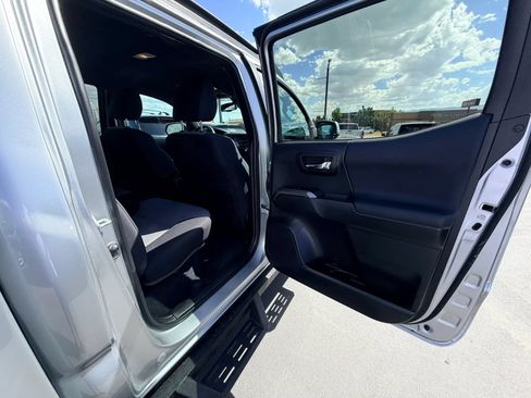 Used 2022 Toyota Tacoma TRD Off-Road w/ Technology Package AWD/4WD image 23