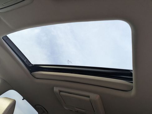 Certified 2018 Honda Pilot Touring image 13