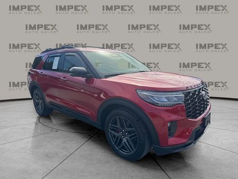 Used 2025 Ford Explorer ST image 7